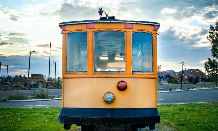 電車は変な人の巣窟か楽園か 怖い変な人と遭遇する理由と対処法 自分を知るスピリチュアルっぽい世界